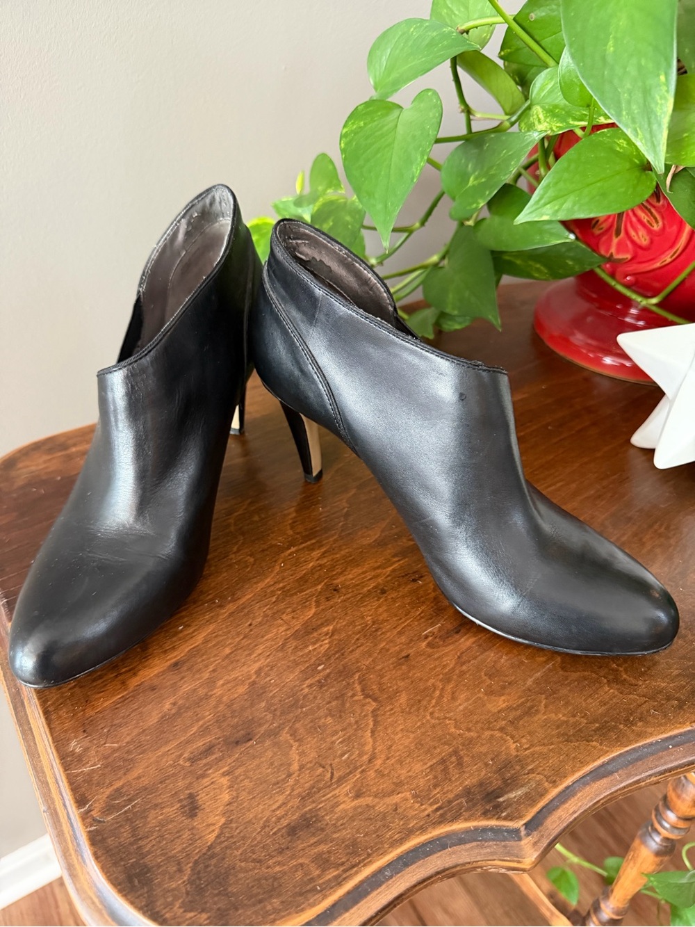 Adrienne Vittadini Black Leather Ankle Booties